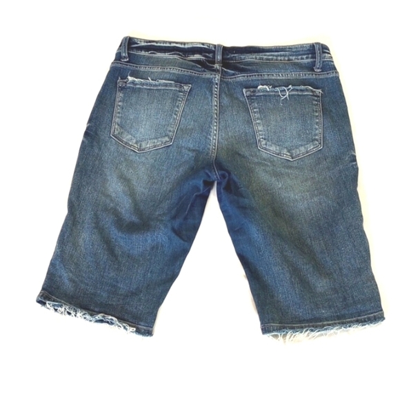 KanCan Womens Denim Shorts Sz 30 Distressed Raw Hem Knee Length Summer Spring - Picture 8 of 8
